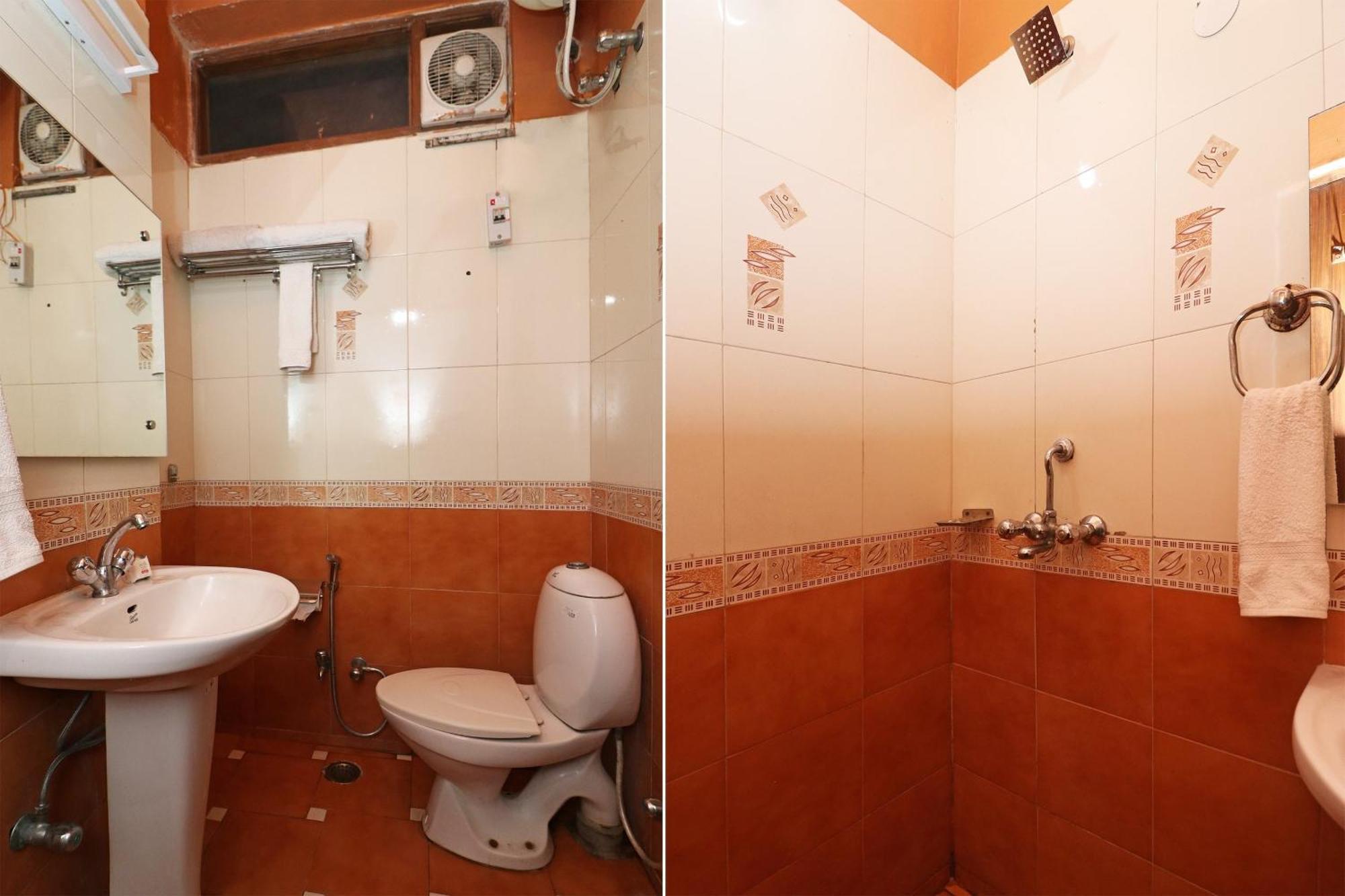Townhouse Satguru Enclave Road Gurgaon Hotel Jāmb Exterior foto