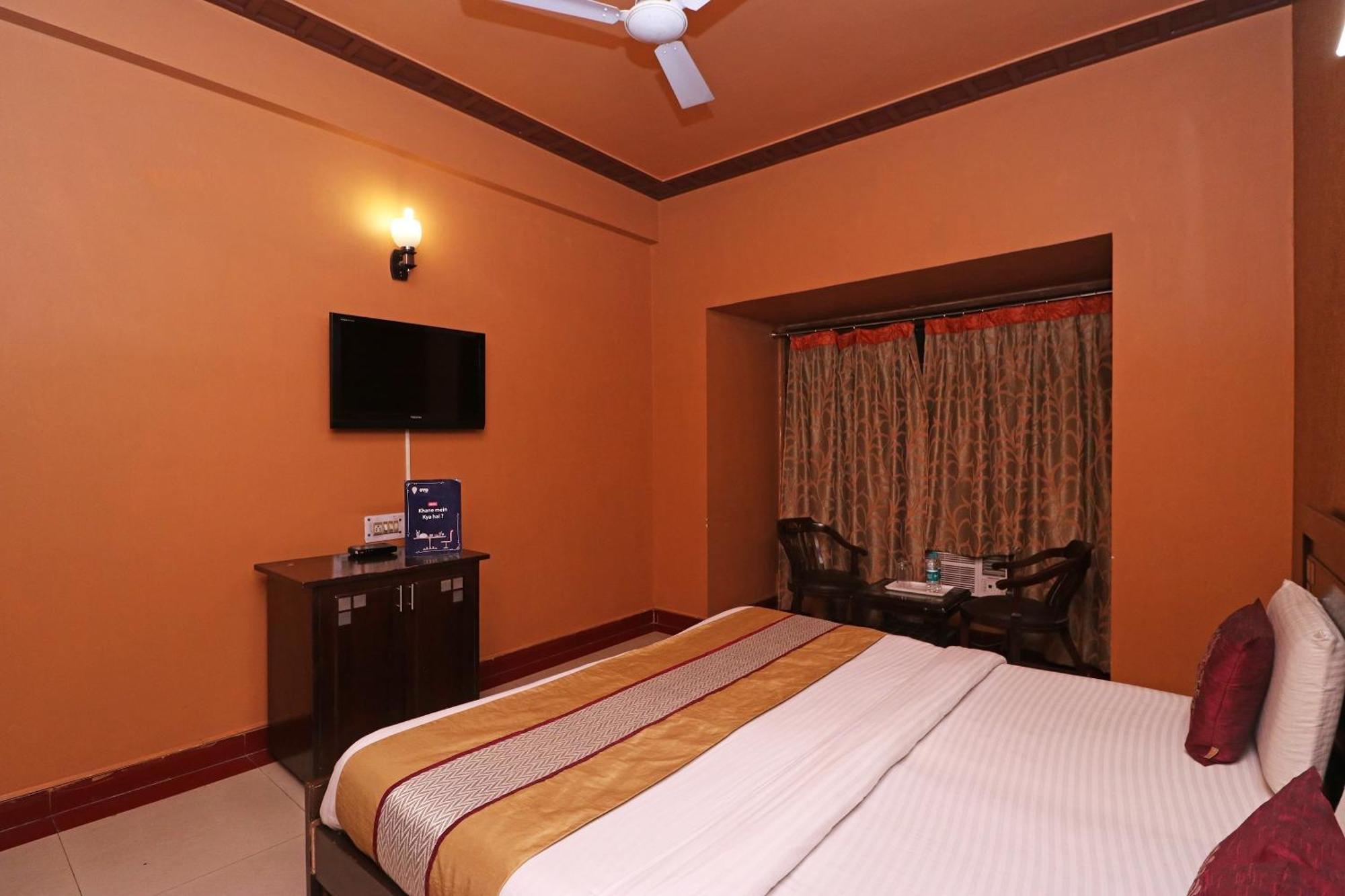 Townhouse Satguru Enclave Road Gurgaon Hotel Jāmb Exterior foto