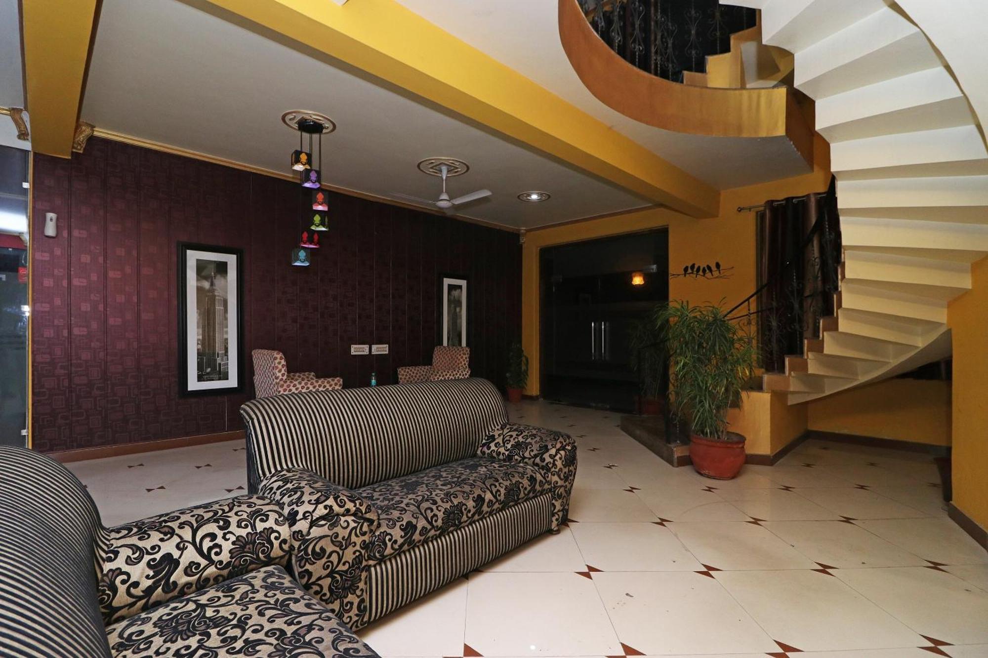 Townhouse Satguru Enclave Road Gurgaon Hotel Jāmb Exterior foto